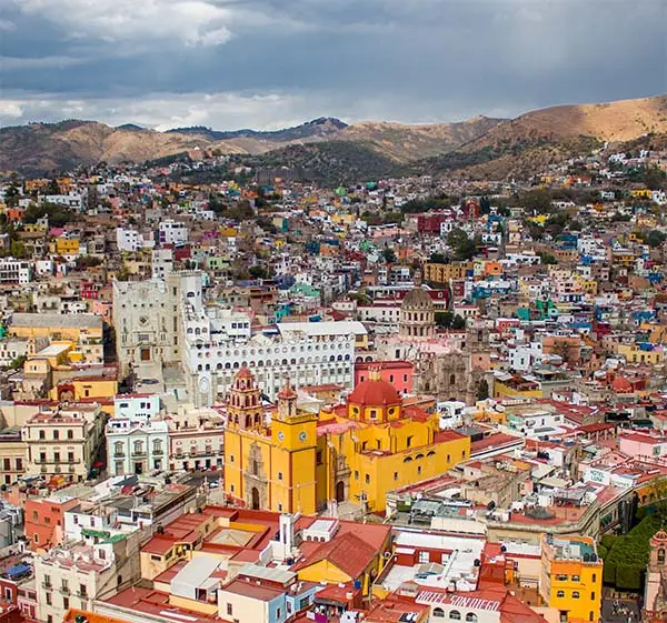 beautiful-mexican-guanajuato-city-with-colorful-buildings-surrounded-by-mountains