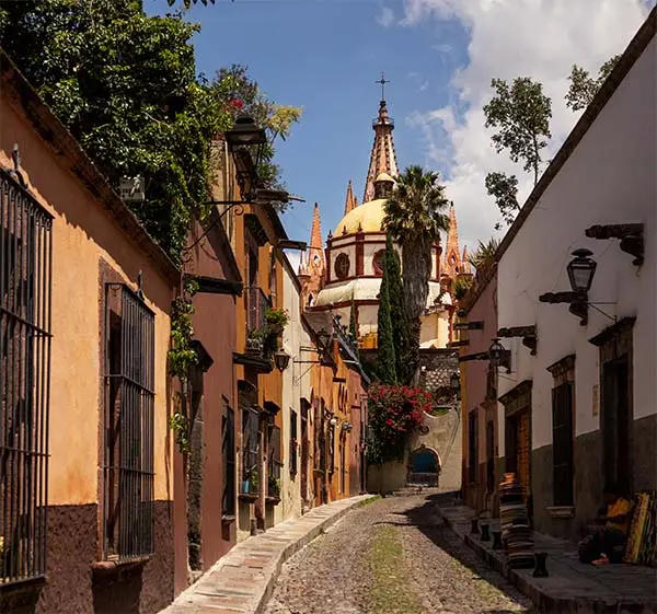 colorful-mexican-urban-architecture-landscape