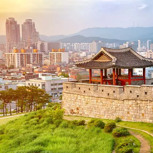 Hwaseong fortress is a Joseon Dynasty that surrounds the centre of Suwon City,South Korea